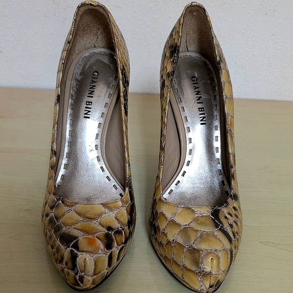 Gianni Bini 6.5 python leather vintage‎ 3.5" point toe spike heel pumps - Picture 1 of 10